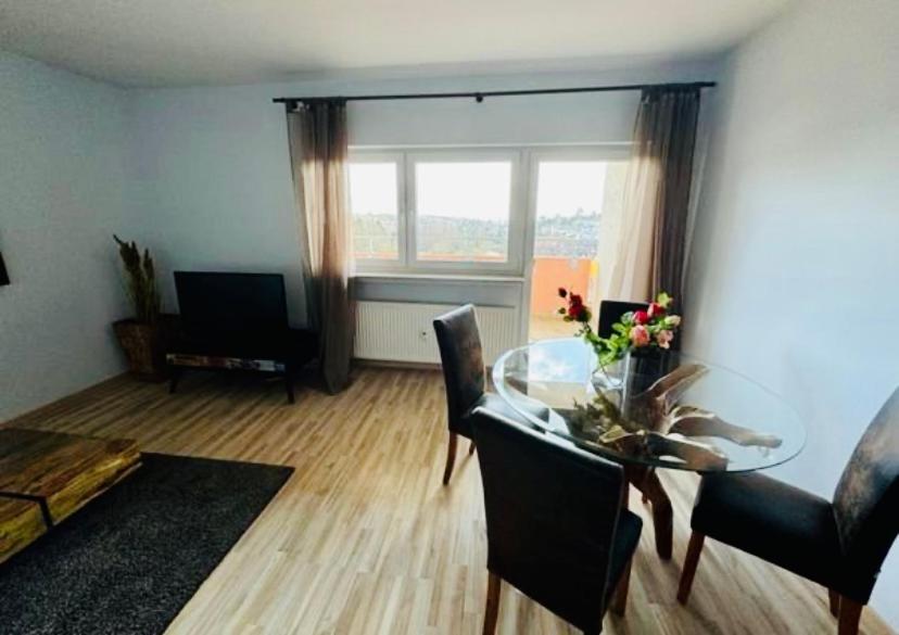 Ferienwohnung Workation Adler Taunusblick , 3-4 Personen, Balkon, 2 Badezimmer, Riesen Kueche, Waschmachine, Viel Platz, Privatparkplatz Bad Soden am Taunus Exterior foto